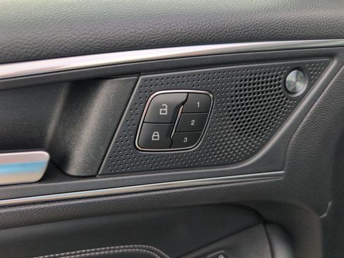 Used 2022 Ford Edge Titanium image 13