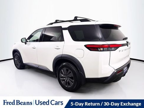 Used 2023 Nissan Pathfinder SV w/ SV Premium Package AWD/4WD image 7