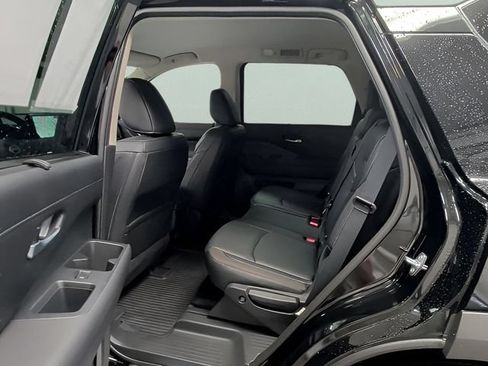 Used 2025 Nissan Pathfinder SL w/ Lighting Package (N92) AWD/4WD image 25