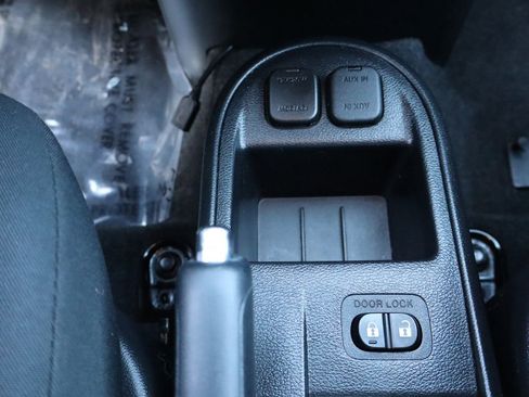 Used 2012 MAZDA MAZDA2 Touring image 34