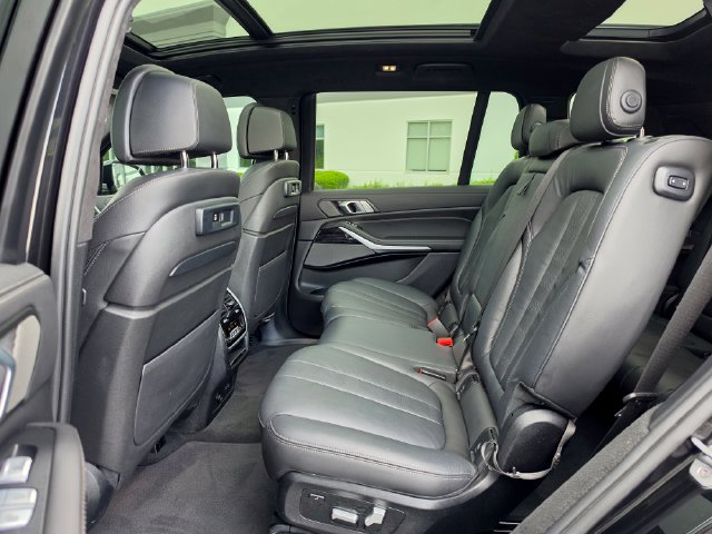 Used 2021 BMW X7 M50i AWD/4WD image 33