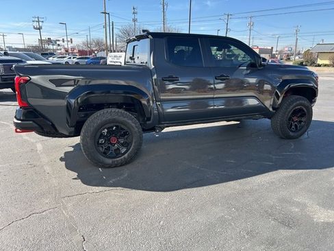 Used 2025 Toyota Tacoma TRD Pro image 5