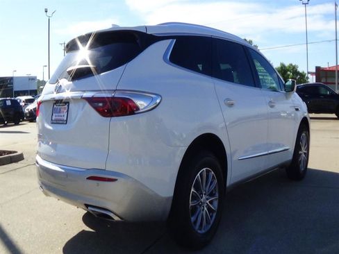 Used 2024 Buick Enclave Premium image 6