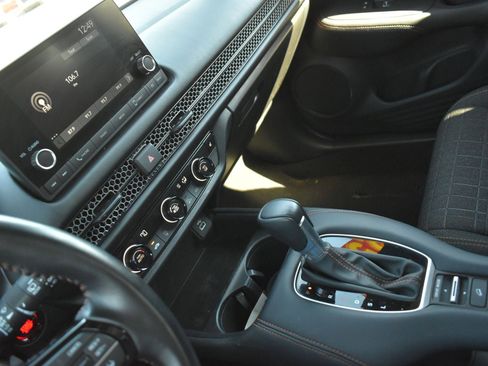 Used 2025 Honda HR-V Sport image 23