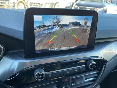 Used 2022 Ford Escape Titanium image 19