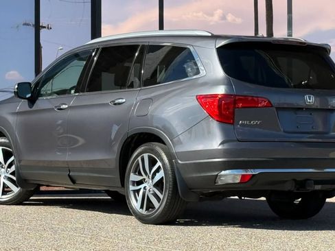 Used 2017 Honda Pilot Touring image 7