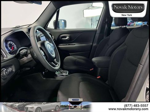 Used 2022 Jeep Renegade Altitude AWD/4WD image 16