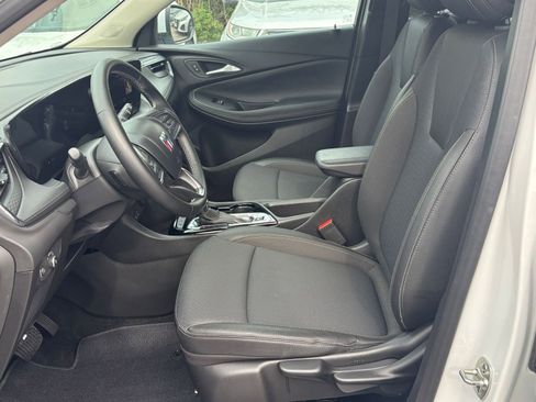 Used 2025 Buick Encore GX Preferred AWD/4WD image 23