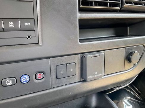 Used 2025 Chevrolet Express 2500 LT w/ LT Preferred Equipment Group RWD image 33