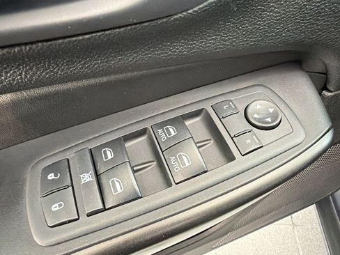 Used 2020 Jeep Cherokee Trailhawk w/ Cold Weather Group AWD/4WD image 13