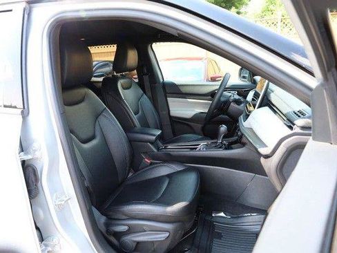 Used 2025 Jeep Compass Limited AWD/4WD image 24