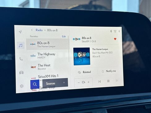 Certified 2025 Lexus ES 300h w/ Premium Package image 23
