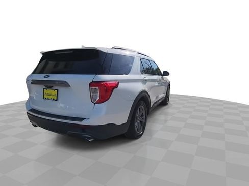 Used 2021 Ford Explorer XLT w/ Equipment Group 202A RWD image 8