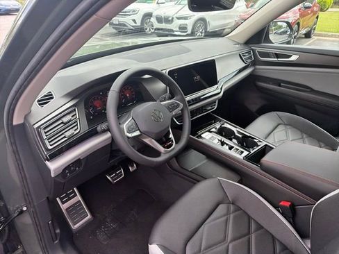 New 2026 Volkswagen Atlas Peak Edition AWD/4WD image 4