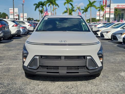 Used 2024 Hyundai Kona SEL FWD image 4