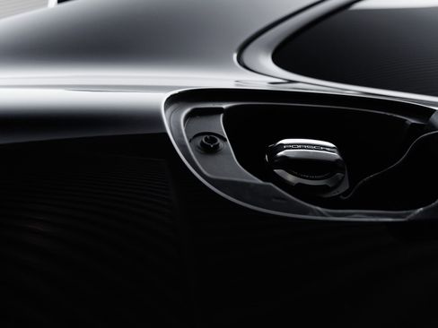 Certified 2023 Porsche Macan AWD/4WD image 30