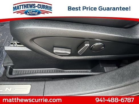 Used 2022 Lincoln Nautilus Reserve w/ Equipment Group 202A image 10