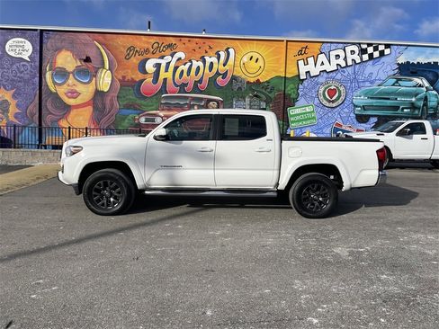 Used 2023 Toyota Tacoma SR5 image 2