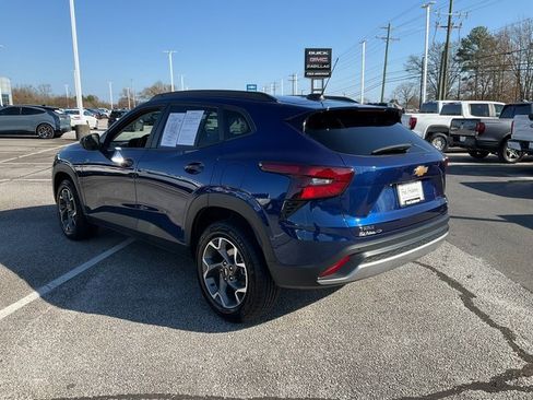 Used 2024 Chevrolet Trax LT w/ Driver Confidence Package image 18