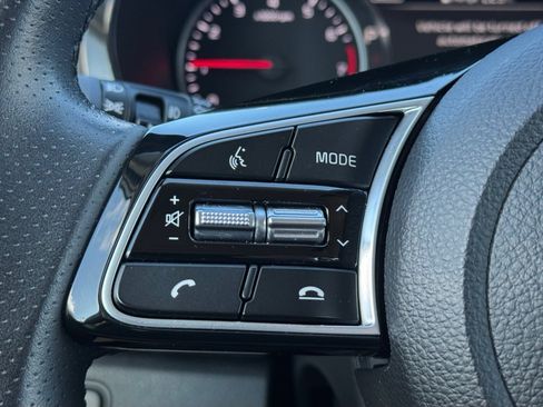 Used 2023 Kia Seltos SX w/ SX Sunroof Package image 19