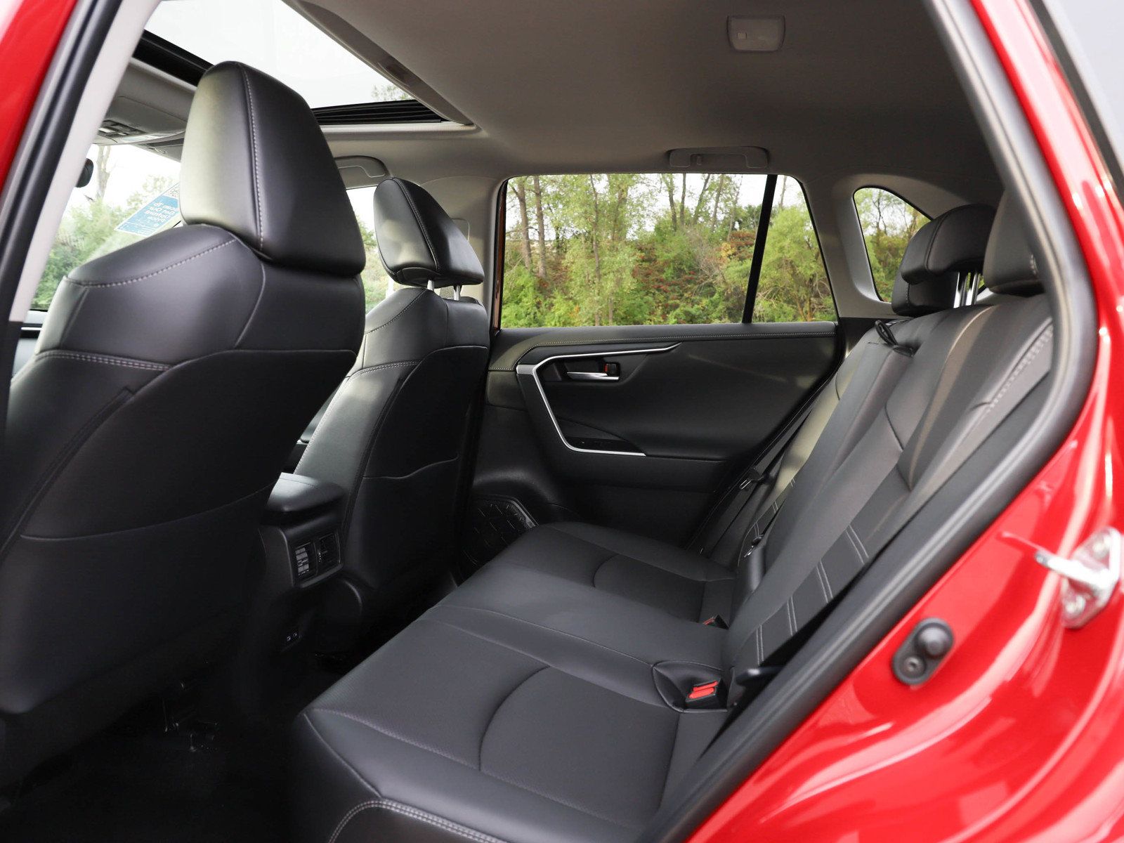 Used 2025 Toyota RAV4 Limited w/ Weather Package AWD/4WD image 15