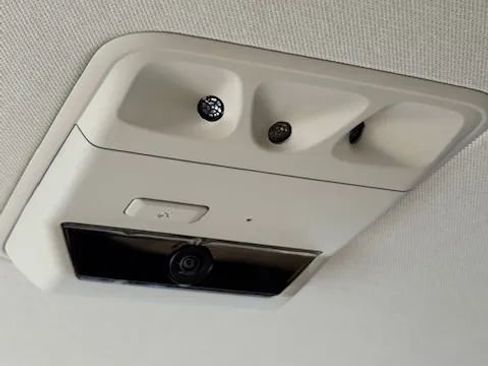 Used 2024 Kia Carnival EX image 34