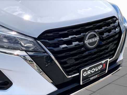 Used 2024 Nissan Kicks SR FWD image 29
