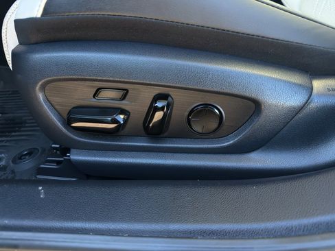 Used 2024 Lexus ES 350 Ultra Luxury w/ Accessory Package (Z1) image 15