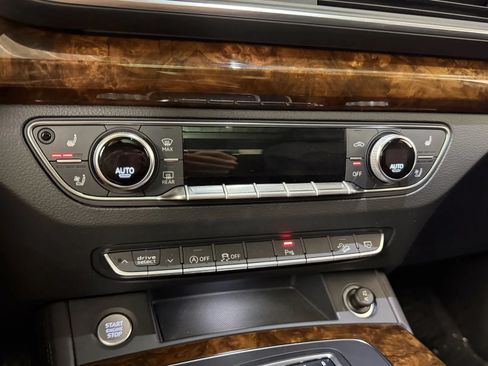 Used 2018 Audi Q5 Prestige w/ Prestige Package AWD/4WD image 28