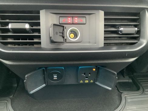 Used 2025 Ford F150 Raptor AWD/4WD image 63