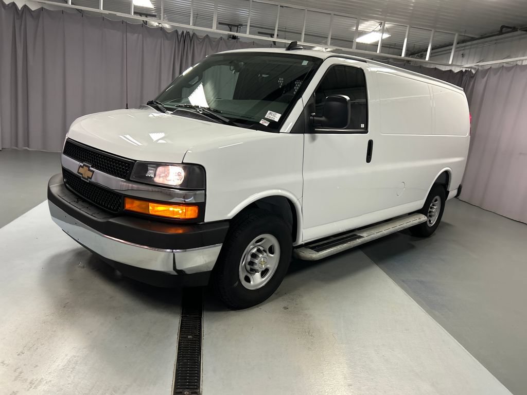 Used 2025 Chevrolet Express 2500 w/ Driver Convenience Package RWD image 3