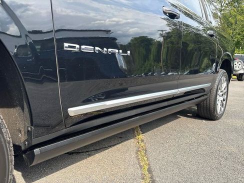 Used 2025 GMC Yukon XL Denali w/ Sun & Power Step Package AWD/4WD image 13