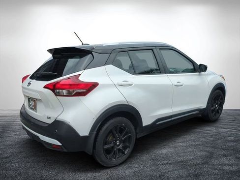 Used 2020 Nissan Kicks SR FWD image 3