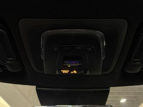 Used 2024 Toyota Corolla Cross AWD Hybrid image 19