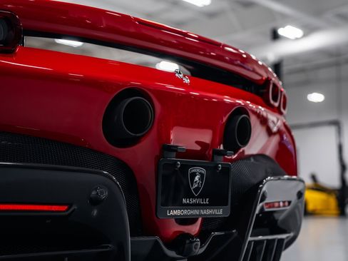 Used 2024 Ferrari SF90 Spider image 37