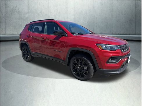 New 2025 Jeep Compass Latitude w/ Sun & Sound Group image 4