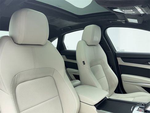 Used 2024 Jaguar XF R-Dynamic SE image 46