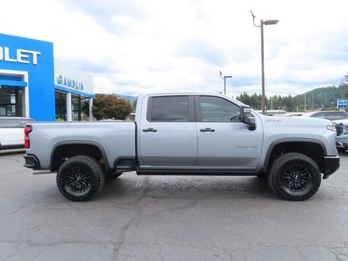 Certified 2025 Chevrolet Silverado 2500 ZR2 w/ Technology Package AWD/4WD image 10