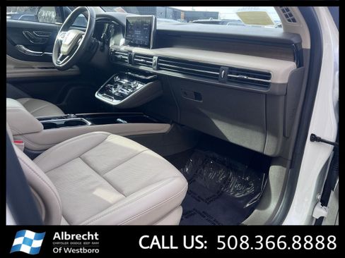 Used 2022 Lincoln Corsair Reserve w/ Equipment Group 201A image 20