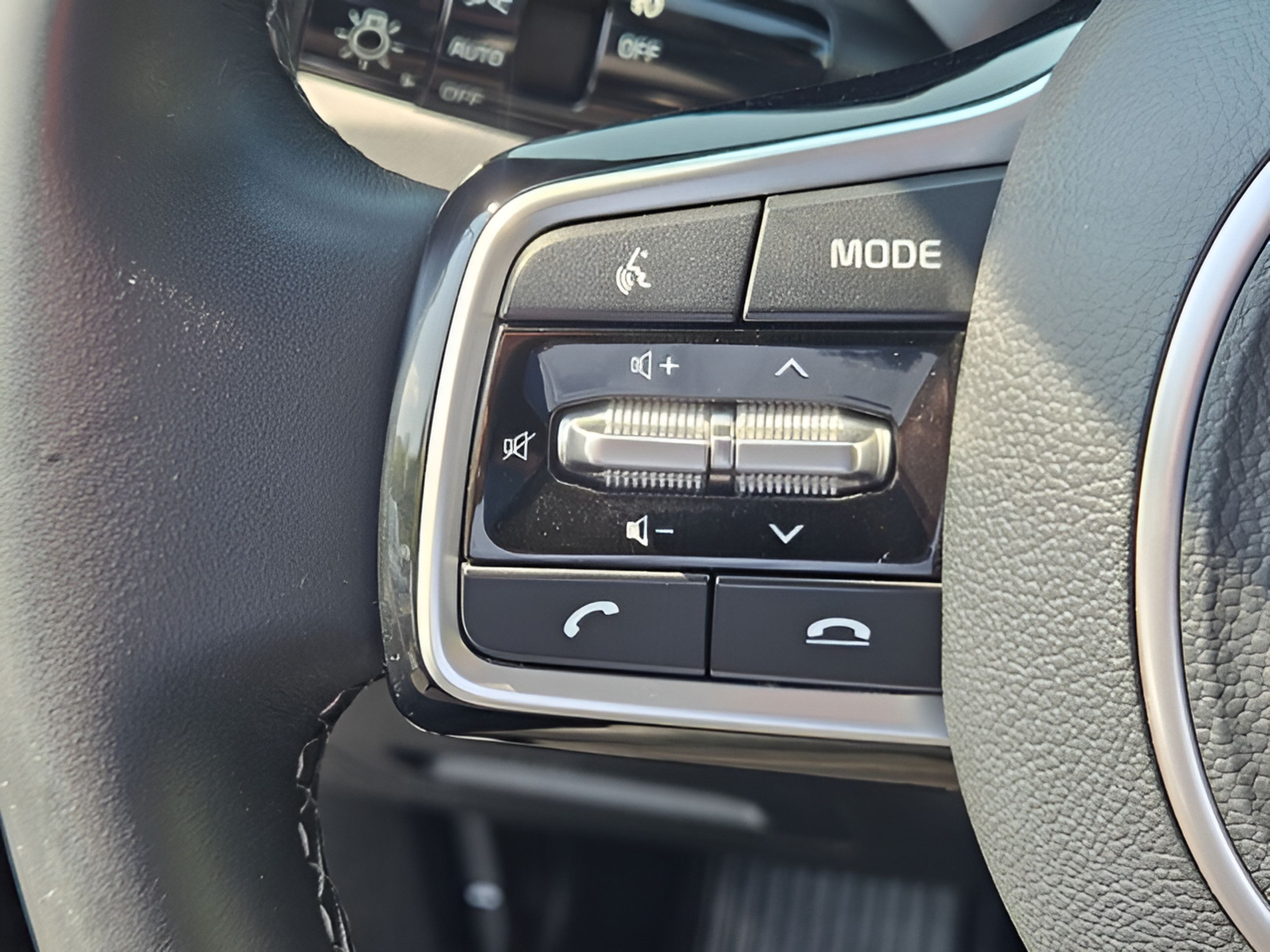 Used 2023 Kia Sorento SX FWD image 26