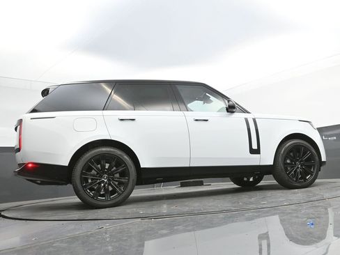 New 2025 Land Rover Range Rover SE image 38