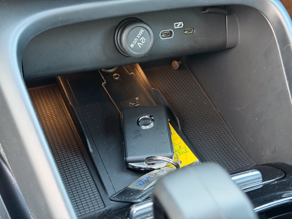Certified 2023 Volvo C40 P8 Recharge Plus w/ Climate Package AWD/4WD image 20