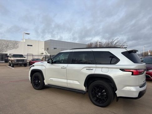 Used 2025 Toyota Sequoia Limited image 8