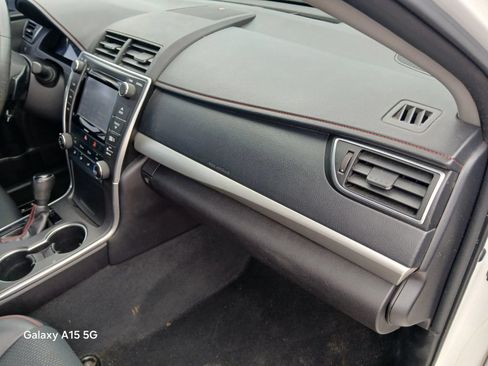 Used 2017 Toyota Camry SE FWD image 18