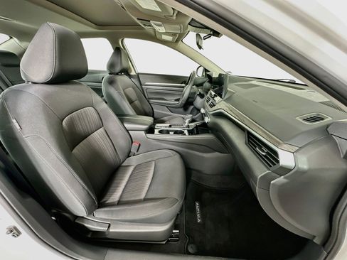 Used 2023 Nissan Altima 2.5 SV w/ SV Premium Package FWD image 30