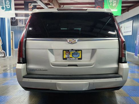 Used 2015 Cadillac Escalade Premium image 75