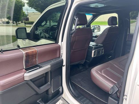 Used 2015 Ford F150 Platinum w/ Equipment Group 701A Luxury AWD/4WD image 11