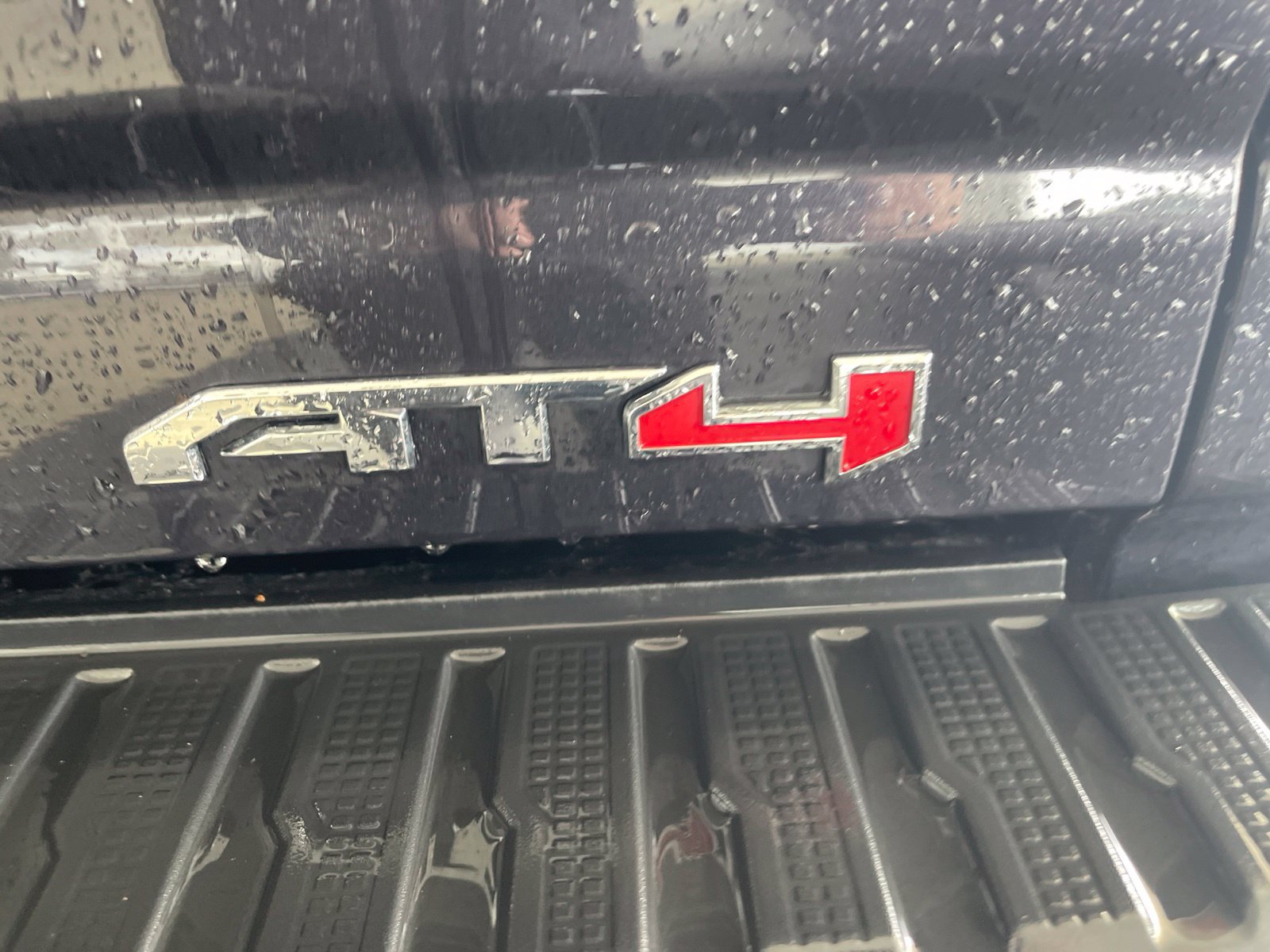 Used 2025 GMC Sierra 3500 AT4 w/ AT4 Premium Plus Package AWD/4WD image 7