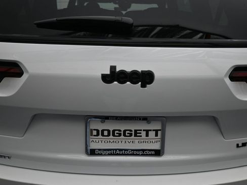 New 2025 Jeep Grand Cherokee L Limited w/ Black Appearance Package image 29