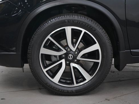 Used 2017 Nissan Rogue SL w/ SL Premium Package AWD/4WD image 29